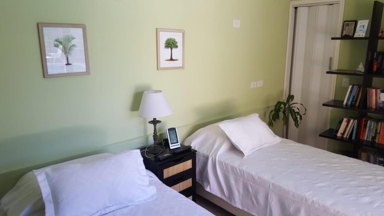 Lo De Lala B&B Con Energia Solar Acassuso Luaran gambar